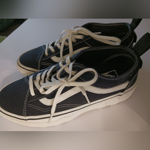 Vans sz 7.5 - Picture 3 of 7